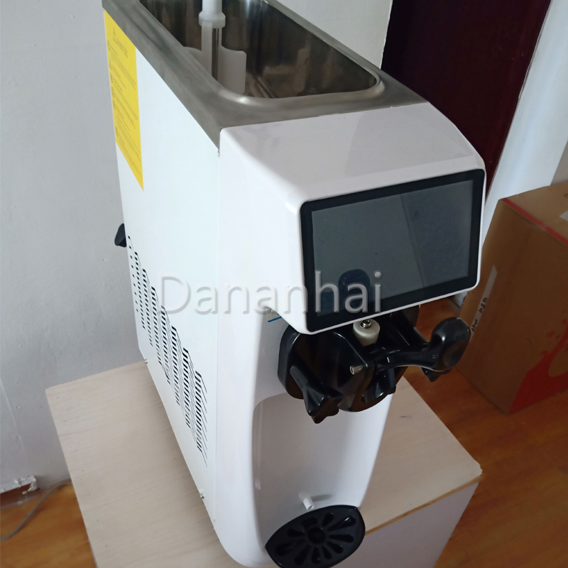 Volkswagen Desktop Mini Ice Cr - Kitchen Appliances Quality recension och pris